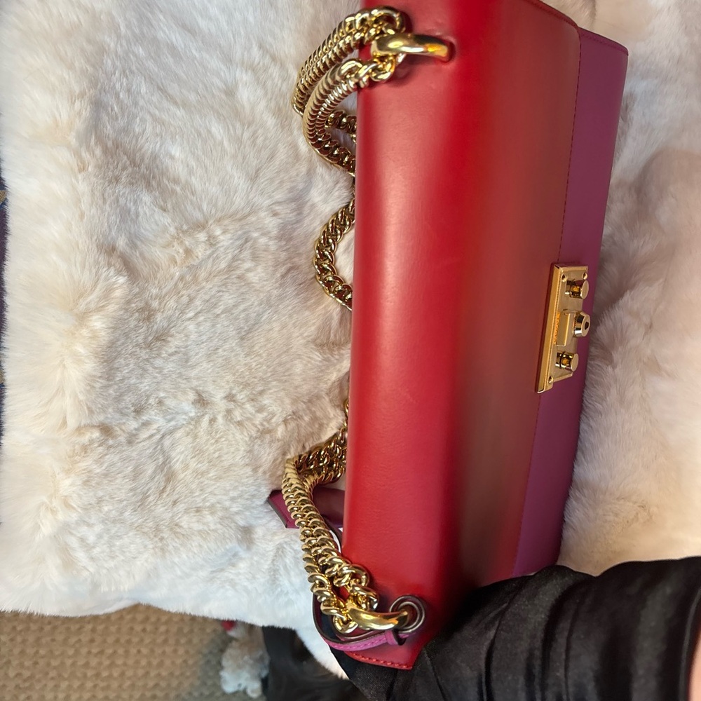 Large Gucci Pink & Red Leather Purse with Gold Lock/Key/Chain & COA - Picture 5 of 16